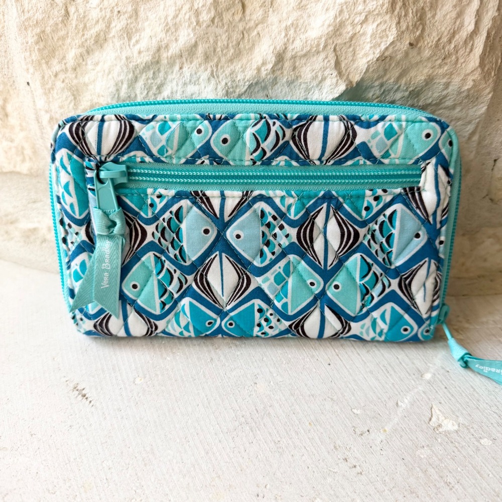 New Vera Bradley RFID Turnlock All In‎ One Wallet Go Fish Zip Around Blue